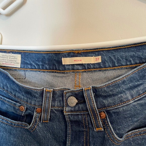 Levi’s Wedgie Jeans - Picture 3 of 4